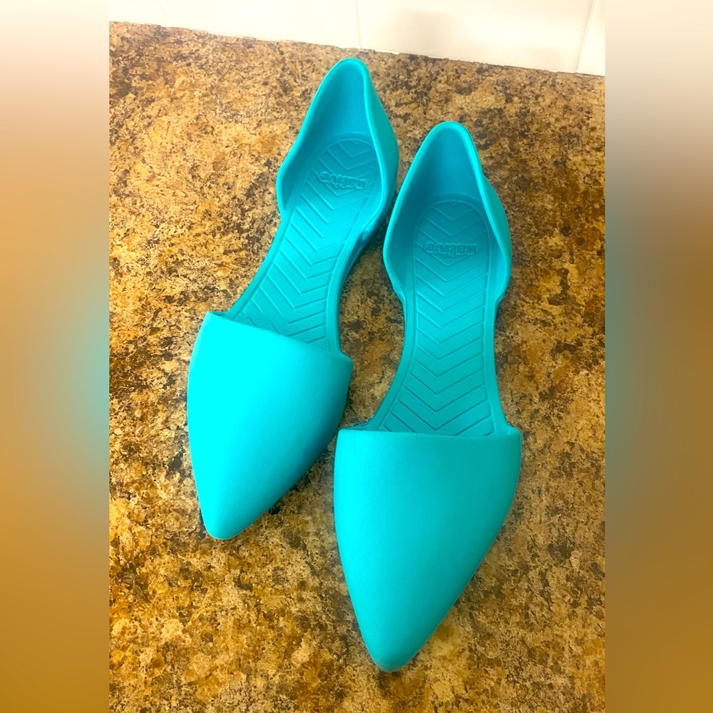 Native Audrey Bloom. Excellent collection.